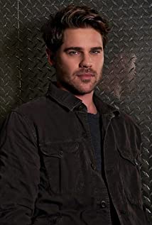 Grey Damon